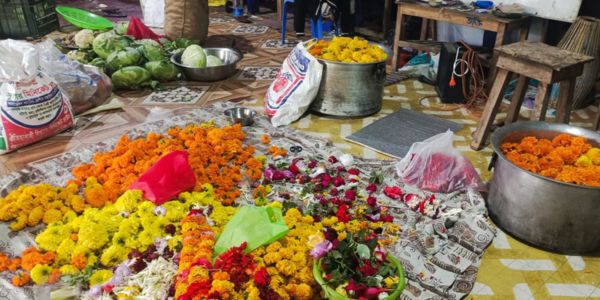 বাকৃবিতে চুরির ফুল দিয়ে ইসকন মন্দিরে পূজা, হাতেনাতে ধরলেন প্রভোস্ট