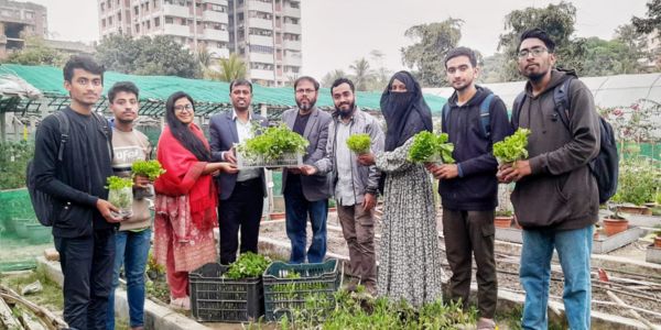শেকৃবি'র উদ্যানতত্ত্ব বিভাগ ও এমজিবি'র উদ্যোগে নগর কৃষির প্রসার