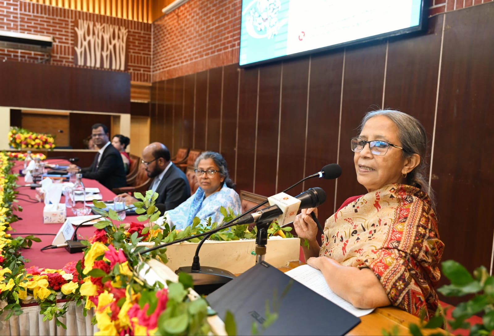 'সারাদেশে জলাশয়গুলো চিহ্নিত করে দেশি মাছের প্রজাতি রক্ষা করতে হবে'