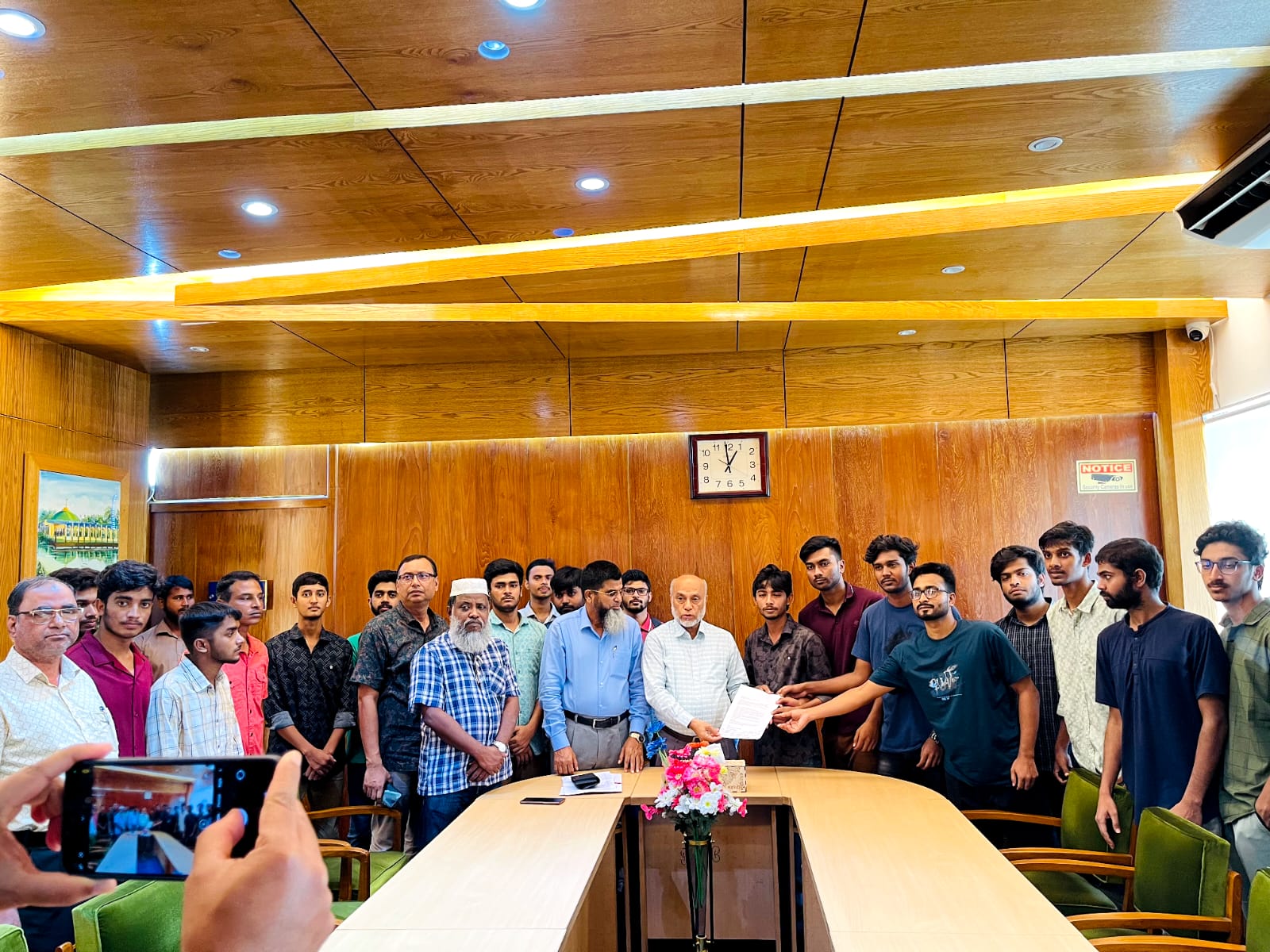বাকসুর পূর্ণাঙ্গ তফসিলসহ ৯ দফা সংস্কার দাবি বাকৃবি শিক্ষার্থীদের