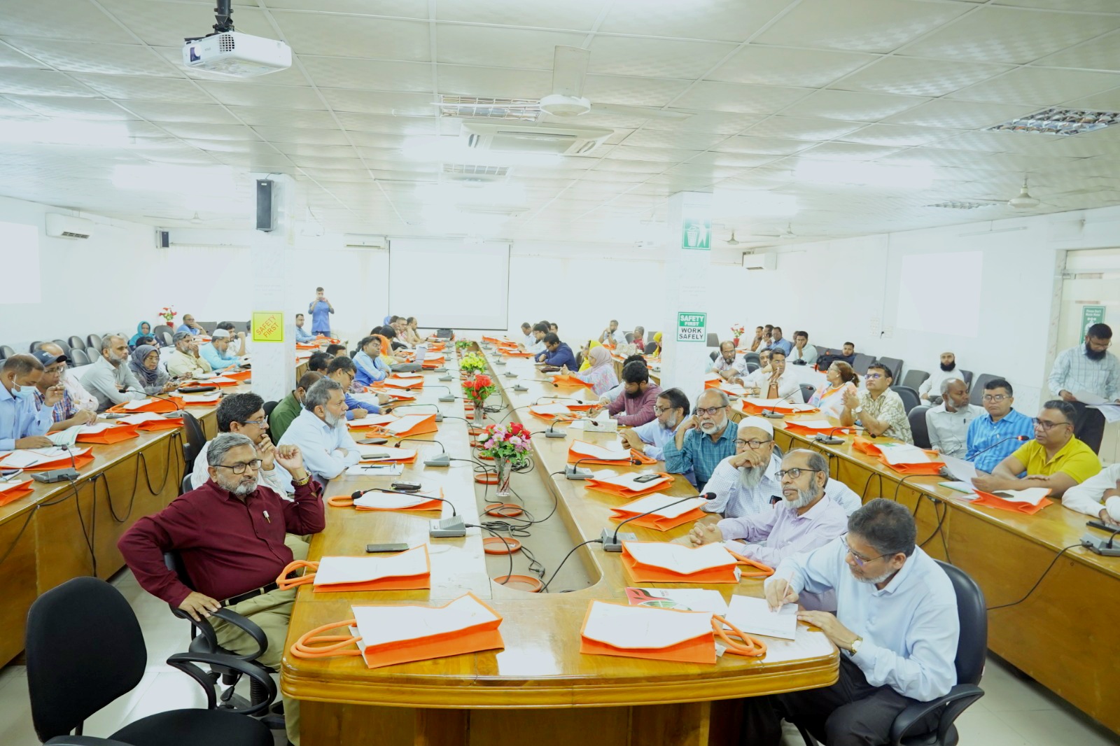 দেশীয় ছত্রাক থেকে জৈব বালাইনাশক উদ্ভাবনে বাকৃবির উদ্যোগ