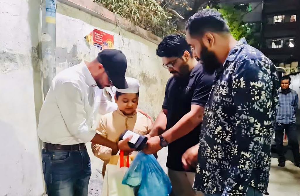 মায়ের কাছে চিঠি লিখে ভাইরাল এতিম শিশুর পাশে বাকৃবি ছাত্রদল আহ্বায়ক