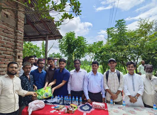 ঘুরে দাঁড়ানোর গল্প  বন্যা পুনর্বাসনেও অগ্রণী বাকৃবি