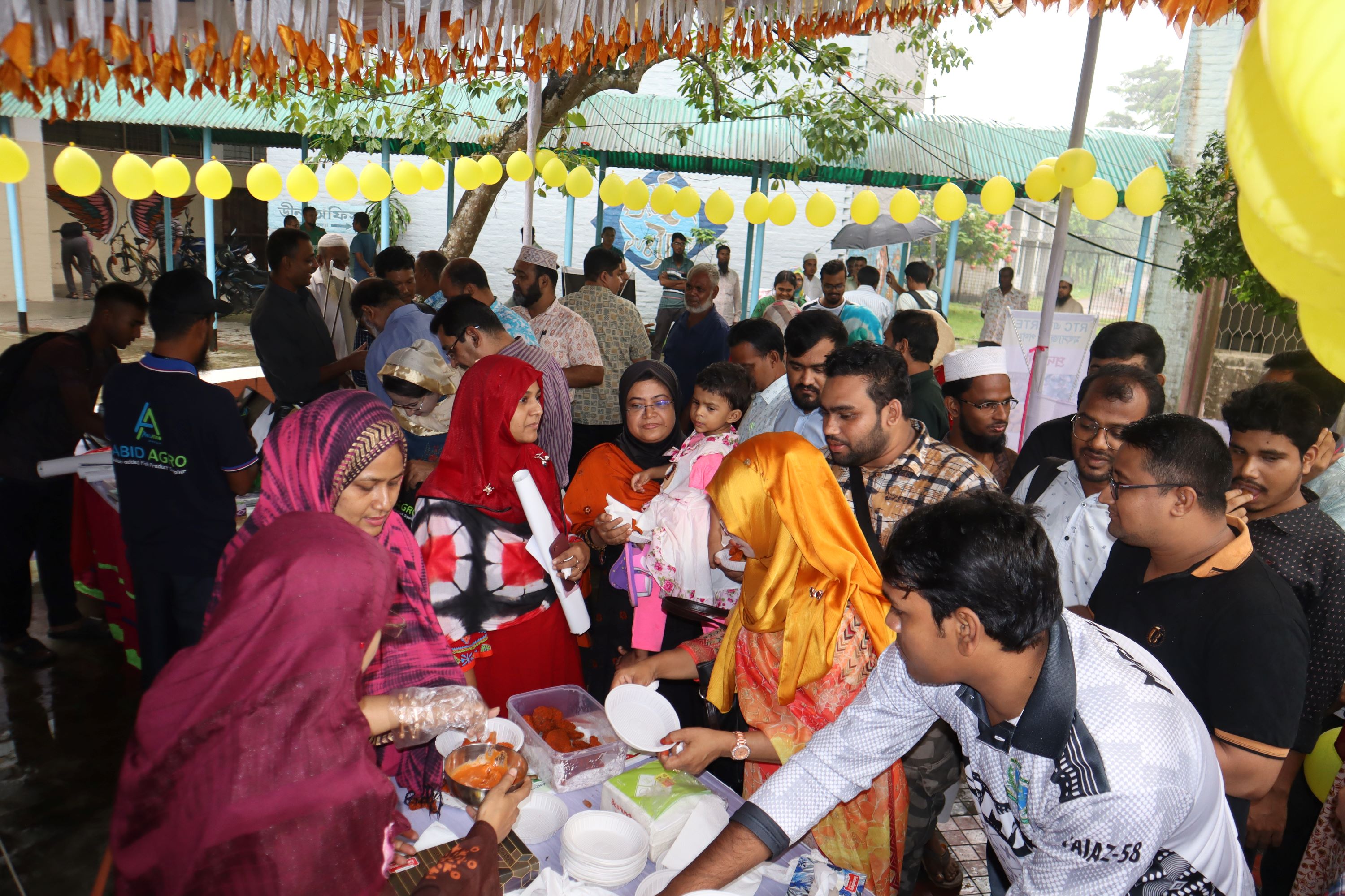 বাকৃবিতে পাঙ্গাস ও তেলাপিয়া মাছের প্রক্রিয়াজাতকৃত পণ্য প্রদর্শনী