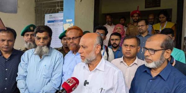 স্বকীয়তা রক্ষায় গুচ্ছ থেকে সরে আসার চেষ্টা করবে বাকৃবি