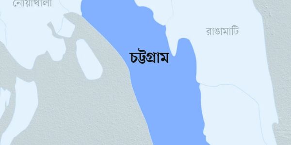 চট্টগ্রামে পুলিশের পোশাক পরে গরু লুটের অভিযোগ!
