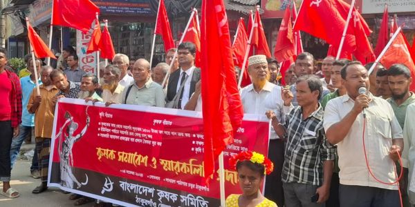 ধানের দাম ১৫০০ টাকা নির্ধারণের দাবি উঠেছে