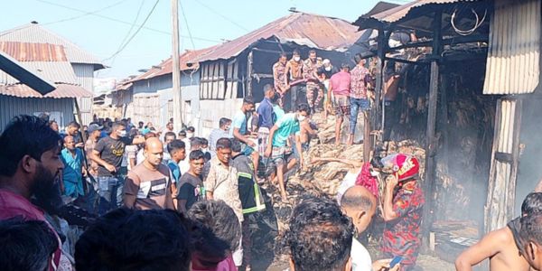 আগুনে পুড়েছে ৩ হাজার ৫০০ মণ পাট