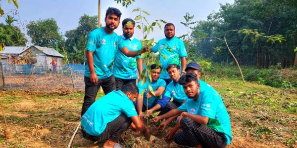 ময়মনসিংহে বানরের খাদ্য সংকট মেটাতে ফলজ গাছ রোপণ  