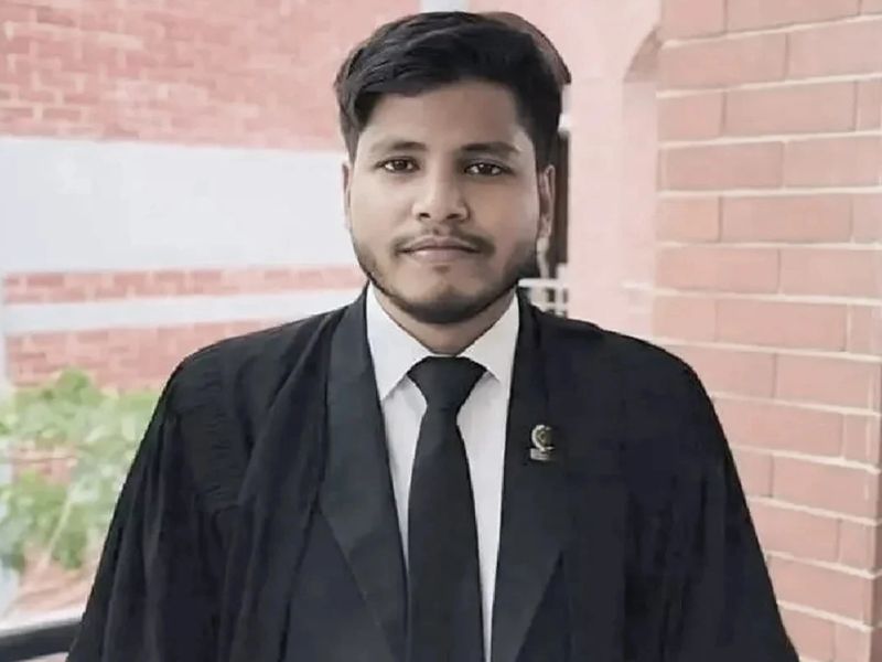 বাকৃবিতে আইনজীবী সাইফুল হত্যার প্রতিবাদে বিক্ষোভ