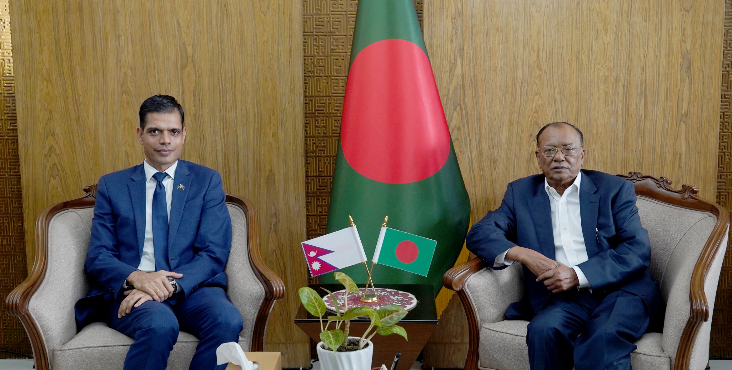 পরিবেশমন্ত্রীর সঙ্গে নেপালের রাষ্ট্রদূতের সৌজন্য সাক্ষাৎ
